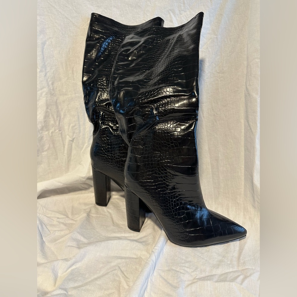 Long heeled boots